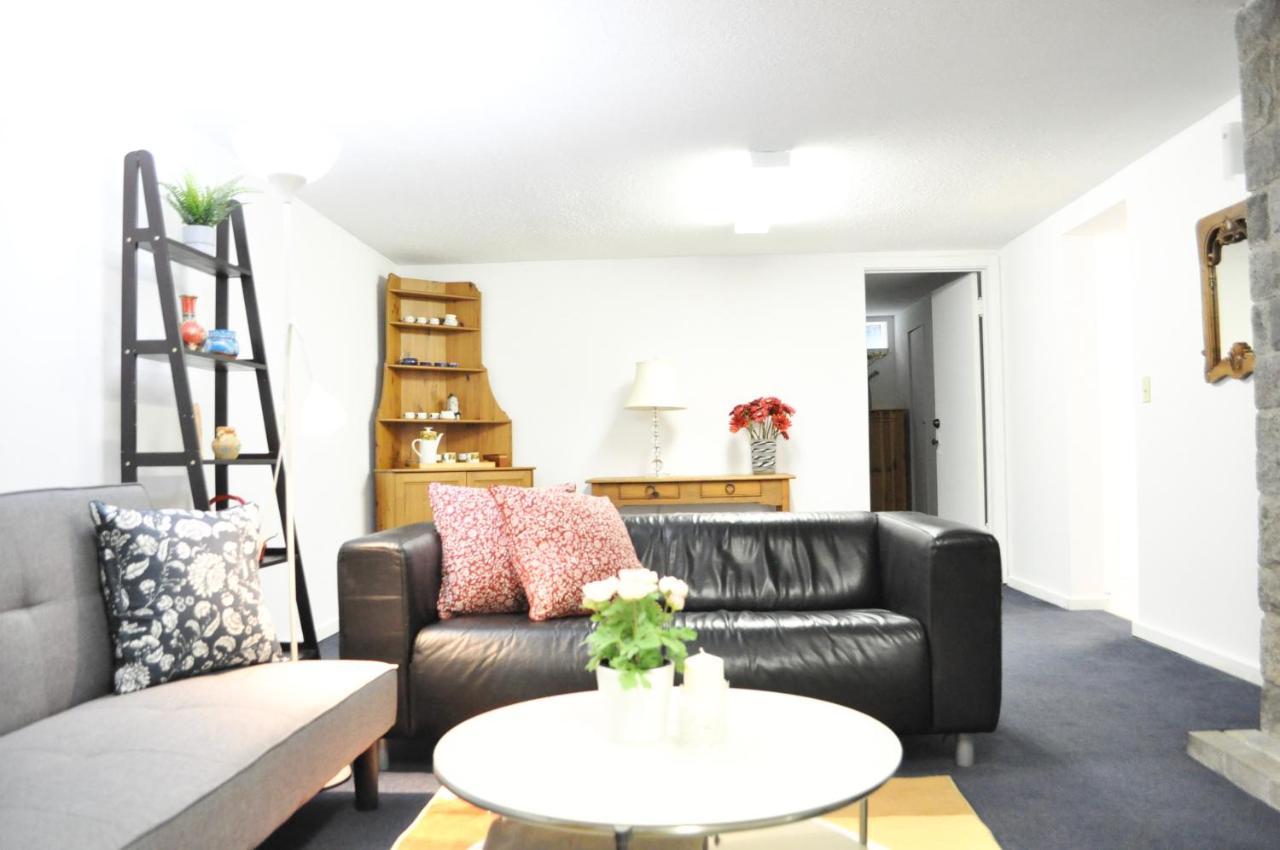 Spacious 2 Bedroom Private Basement Suite In Lynn Canyon North Vancouver Extérieur photo